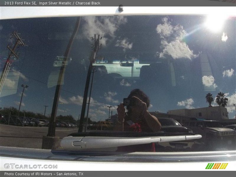 Ingot Silver Metallic / Charcoal Black 2013 Ford Flex SE