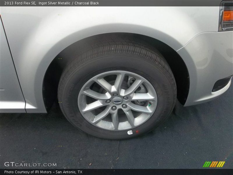 Ingot Silver Metallic / Charcoal Black 2013 Ford Flex SE