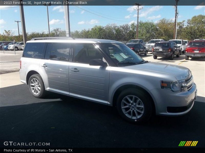 Ingot Silver Metallic / Charcoal Black 2013 Ford Flex SE