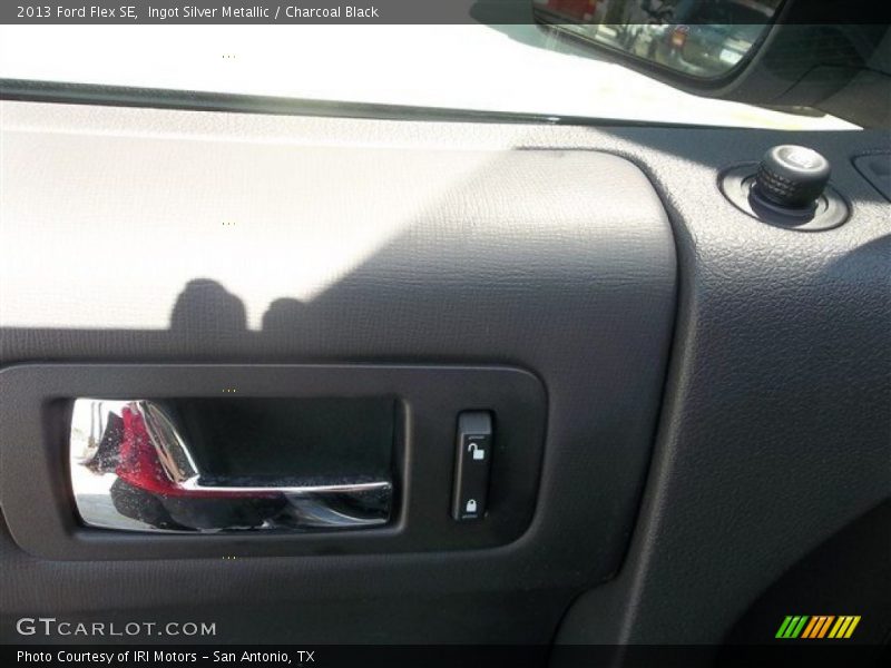 Ingot Silver Metallic / Charcoal Black 2013 Ford Flex SE