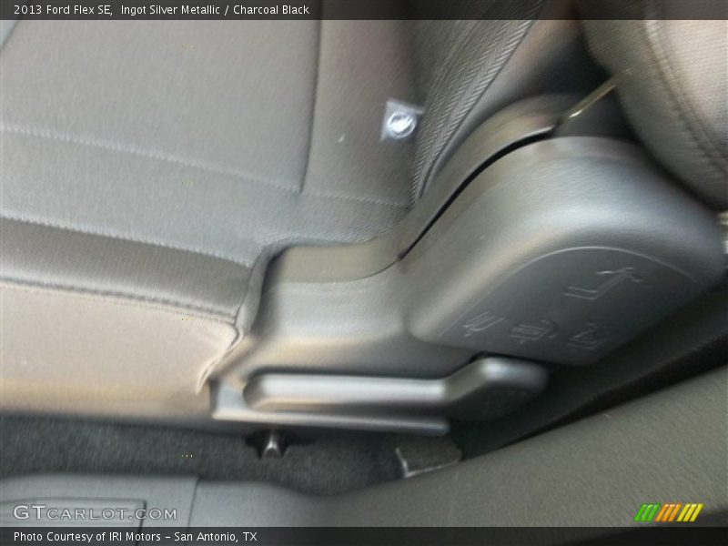 Ingot Silver Metallic / Charcoal Black 2013 Ford Flex SE