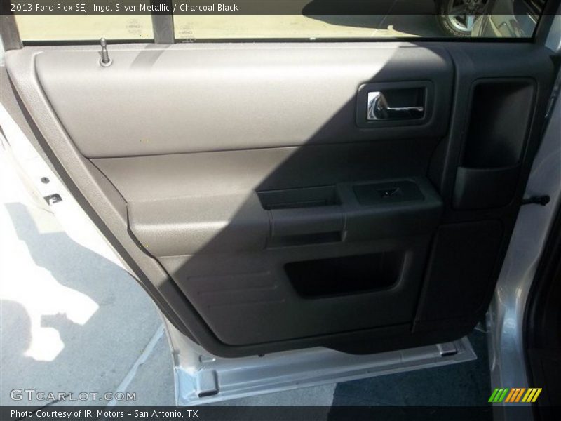 Ingot Silver Metallic / Charcoal Black 2013 Ford Flex SE
