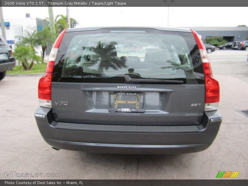 Titanium Gray Metallic / Taupe/Light Taupe 2006 Volvo V70 2.5T