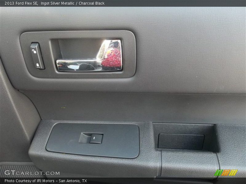 Ingot Silver Metallic / Charcoal Black 2013 Ford Flex SE