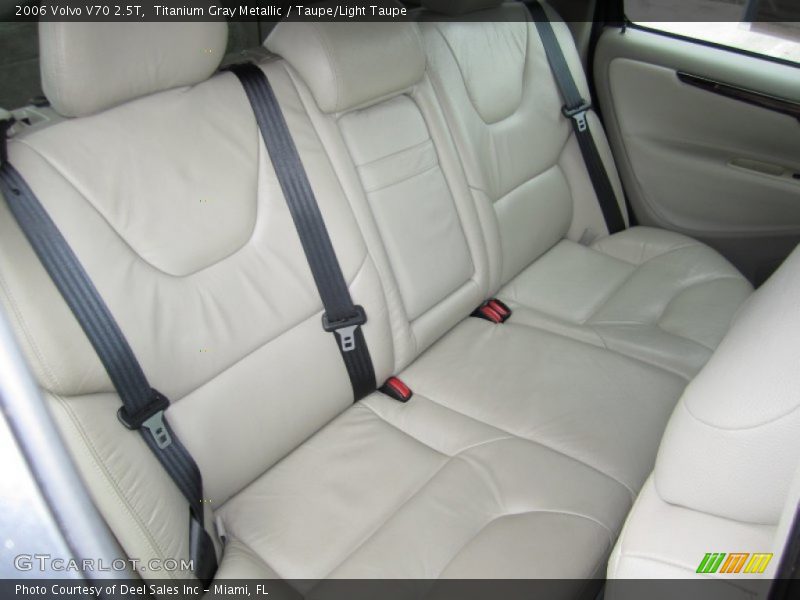 Rear Seat of 2006 V70 2.5T