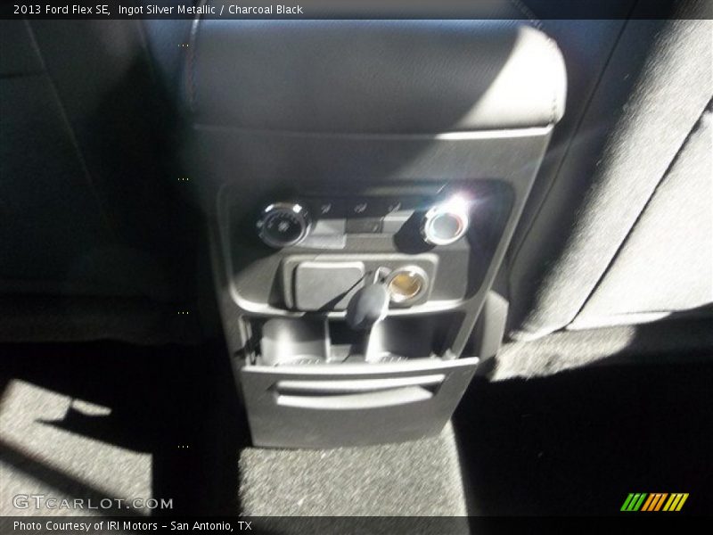 Ingot Silver Metallic / Charcoal Black 2013 Ford Flex SE