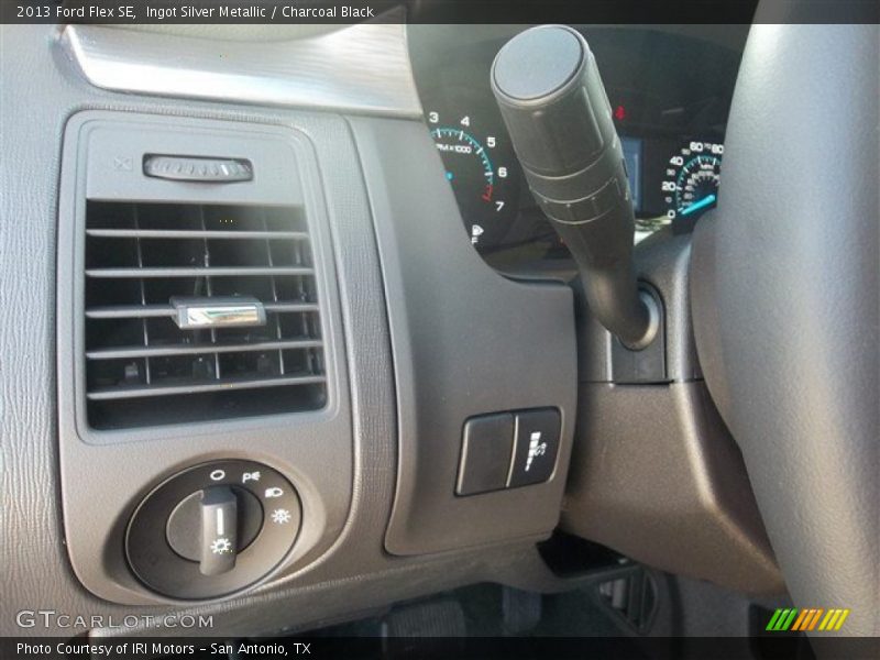 Ingot Silver Metallic / Charcoal Black 2013 Ford Flex SE