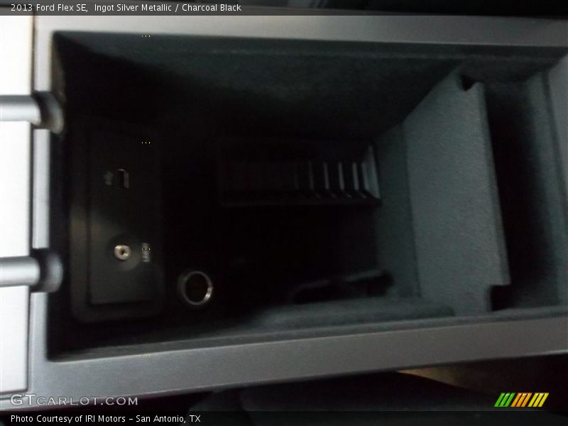 Ingot Silver Metallic / Charcoal Black 2013 Ford Flex SE