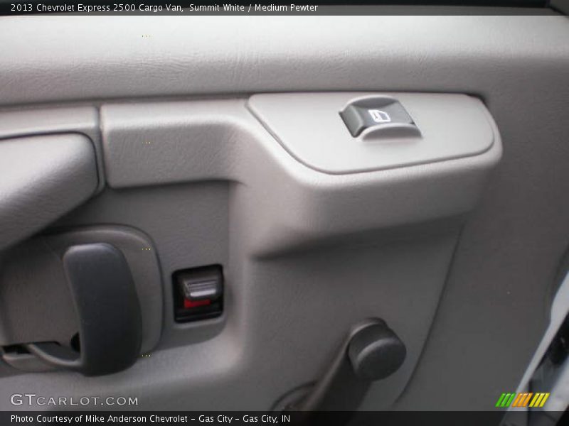 Summit White / Medium Pewter 2013 Chevrolet Express 2500 Cargo Van