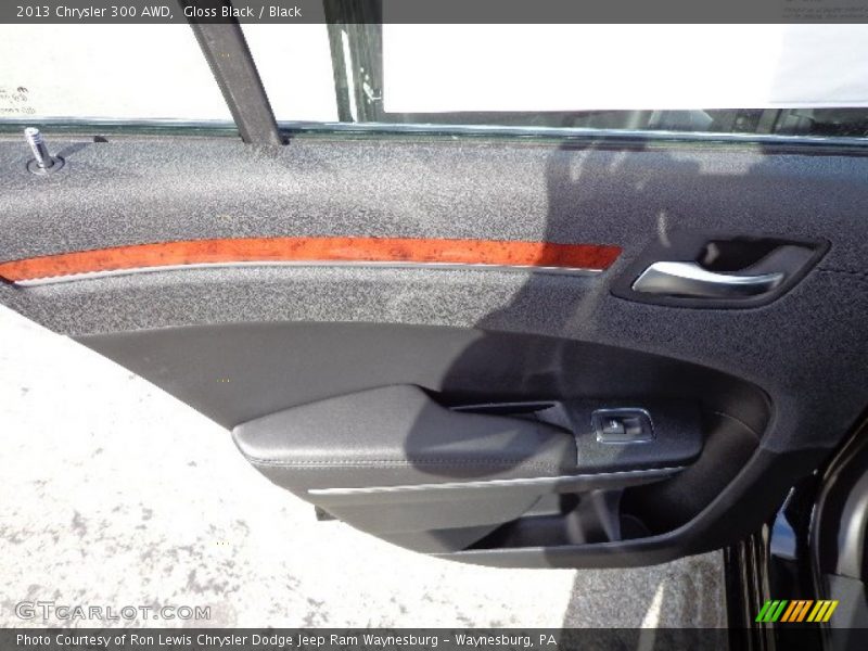 Gloss Black / Black 2013 Chrysler 300 AWD
