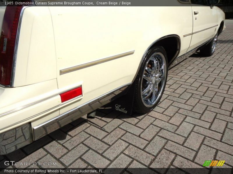 Cream Beige / Beige 1985 Oldsmobile Cutlass Supreme Brougham Coupe