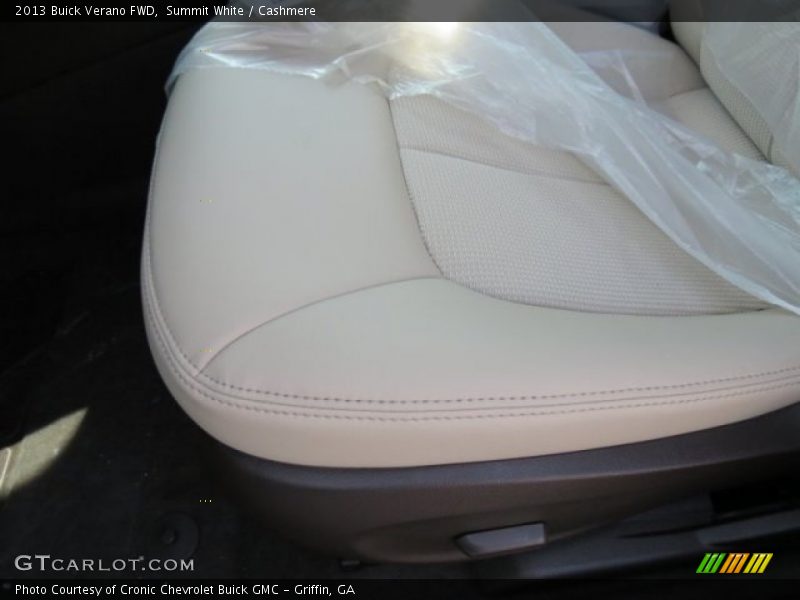 Summit White / Cashmere 2013 Buick Verano FWD