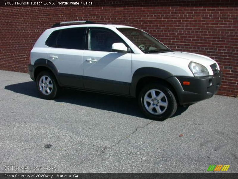Nordic White / Beige 2005 Hyundai Tucson LX V6