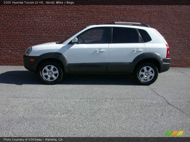 Nordic White / Beige 2005 Hyundai Tucson LX V6