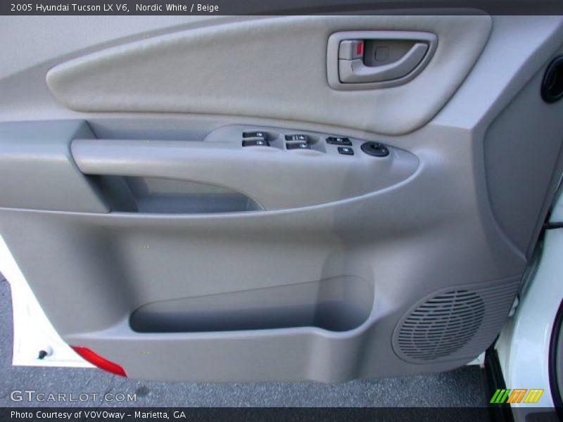 Nordic White / Beige 2005 Hyundai Tucson LX V6