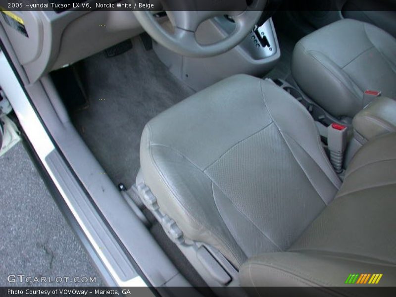 Nordic White / Beige 2005 Hyundai Tucson LX V6