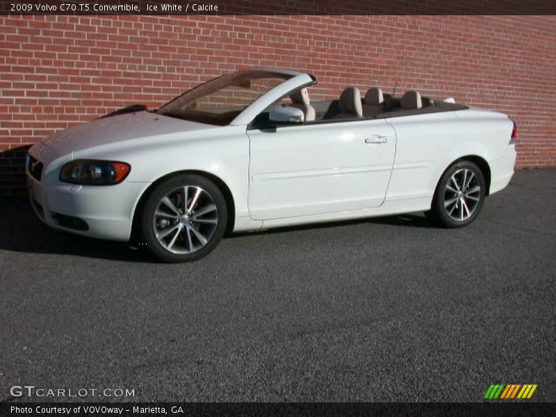 Ice White / Calcite 2009 Volvo C70 T5 Convertible