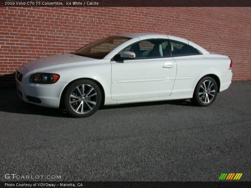 Ice White / Calcite 2009 Volvo C70 T5 Convertible