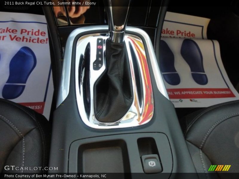 Summit White / Ebony 2011 Buick Regal CXL Turbo
