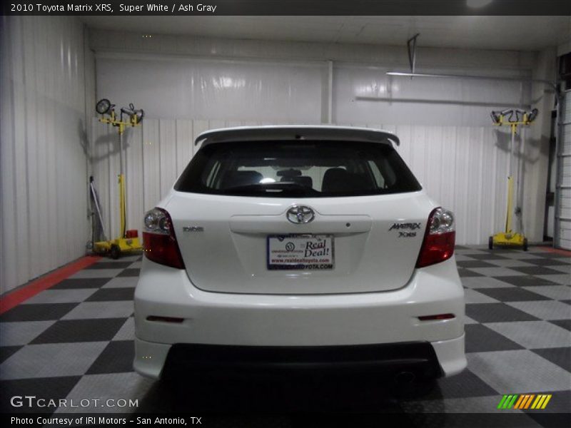 Super White / Ash Gray 2010 Toyota Matrix XRS