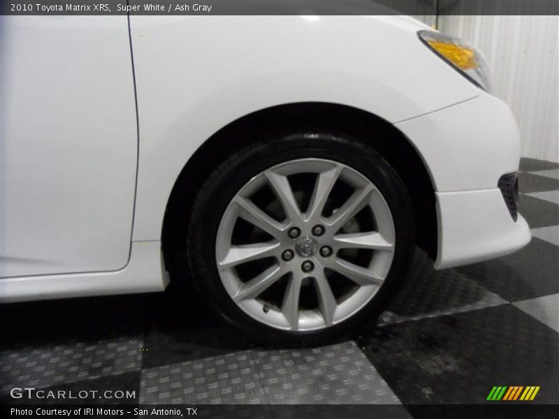 Super White / Ash Gray 2010 Toyota Matrix XRS