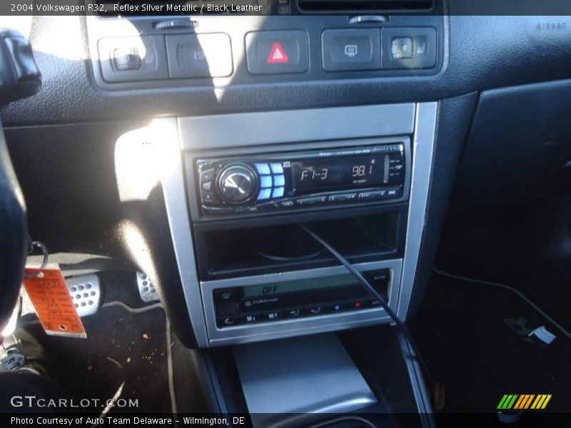 Reflex Silver Metallic / Black Leather 2004 Volkswagen R32
