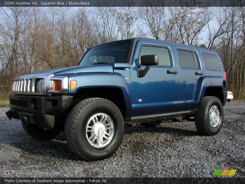 Front 3/4 View of 2006 H3 