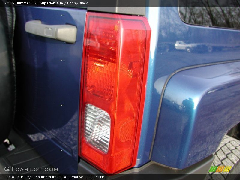 Superior Blue / Ebony Black 2006 Hummer H3