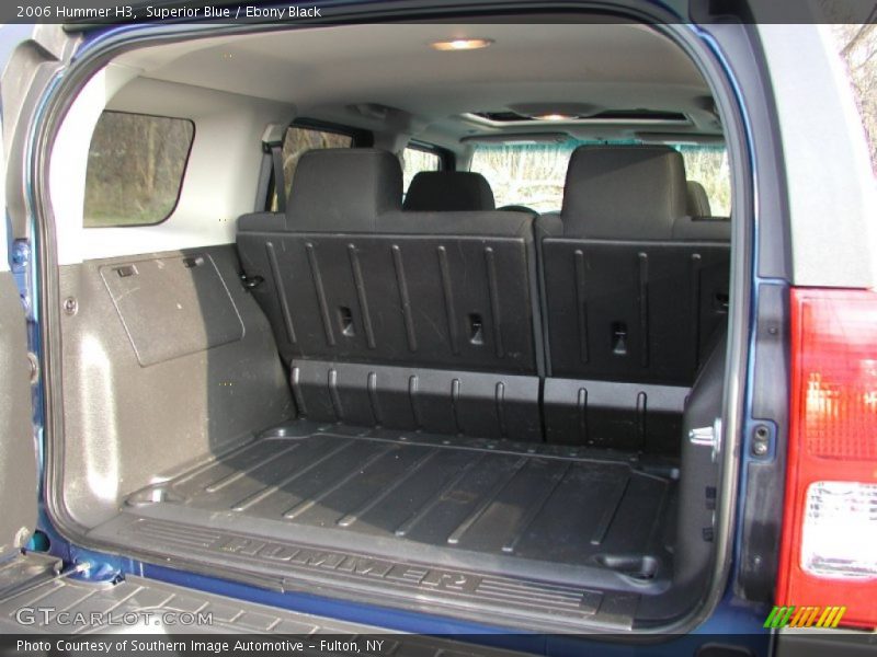  2006 H3  Trunk
