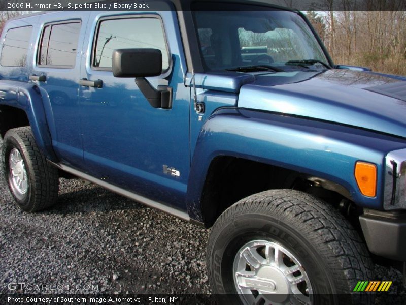 Superior Blue / Ebony Black 2006 Hummer H3