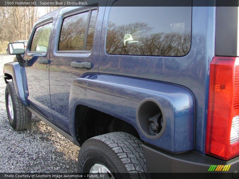Superior Blue / Ebony Black 2006 Hummer H3