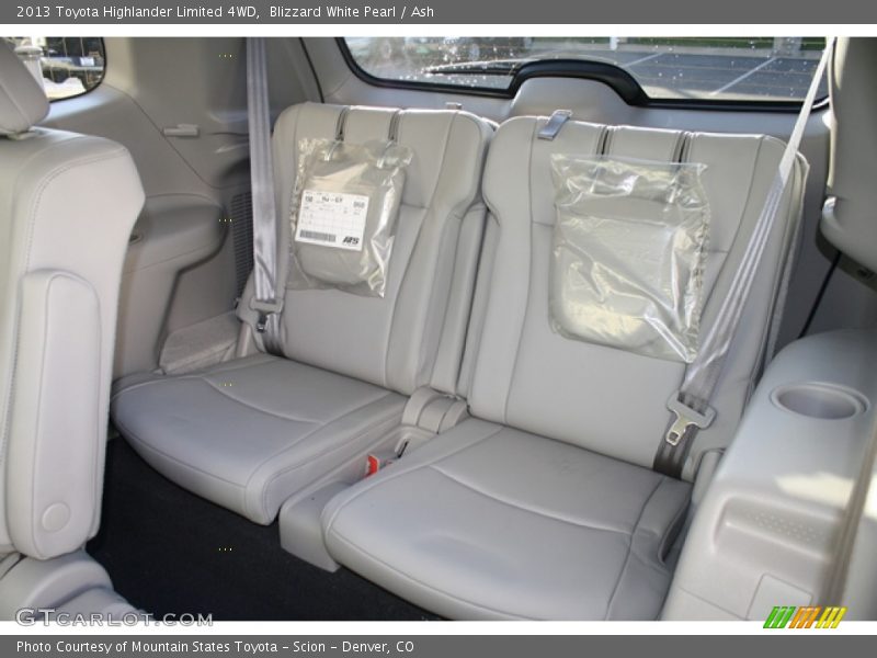 Blizzard White Pearl / Ash 2013 Toyota Highlander Limited 4WD
