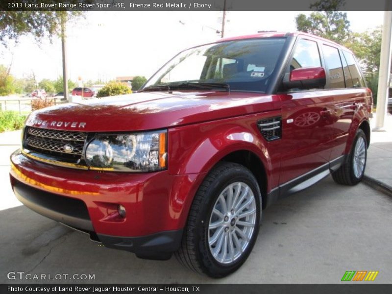 Front 3/4 View of 2013 Range Rover Sport HSE