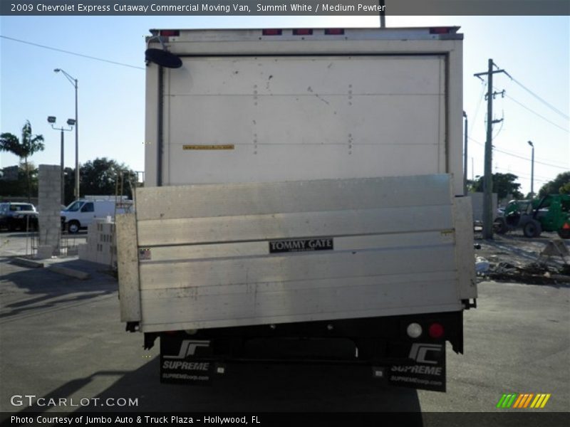 Summit White / Medium Pewter 2009 Chevrolet Express Cutaway Commercial Moving Van