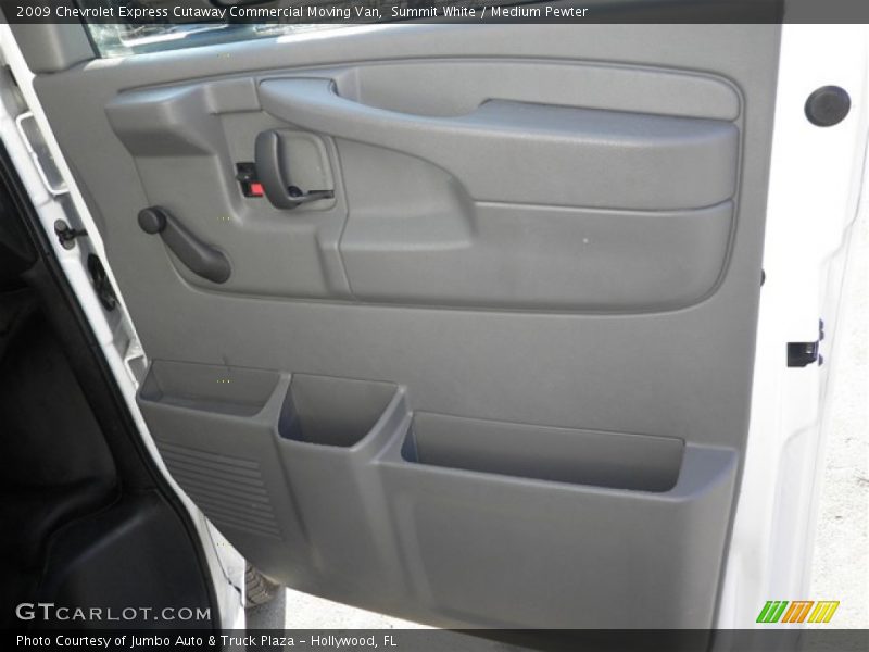 Summit White / Medium Pewter 2009 Chevrolet Express Cutaway Commercial Moving Van