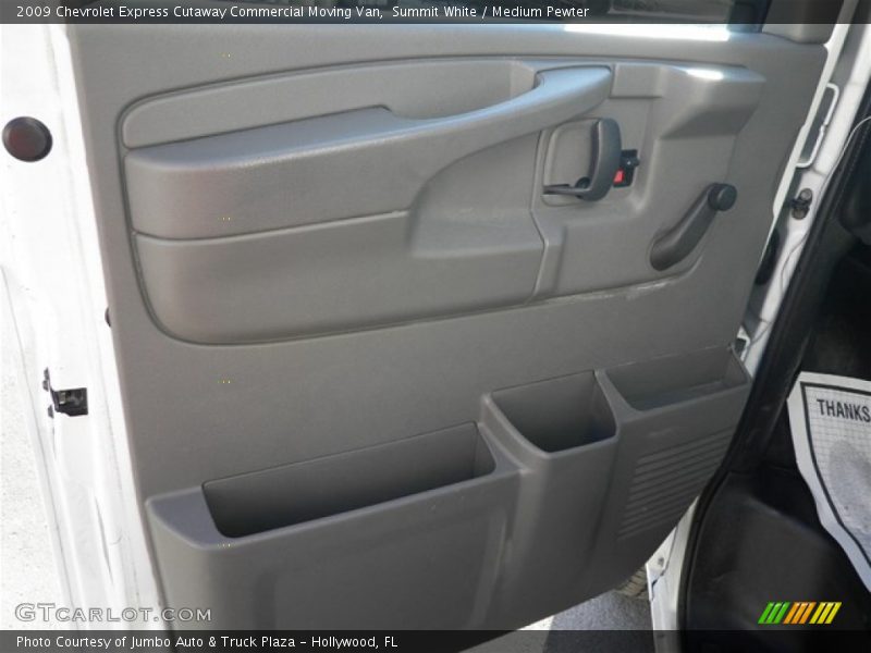 Summit White / Medium Pewter 2009 Chevrolet Express Cutaway Commercial Moving Van