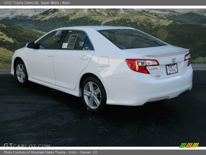 Super White / Black 2012 Toyota Camry SE