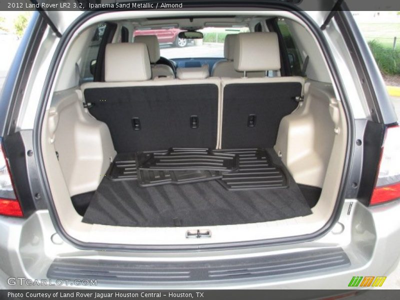 Ipanema Sand Metallic / Almond 2012 Land Rover LR2 3.2