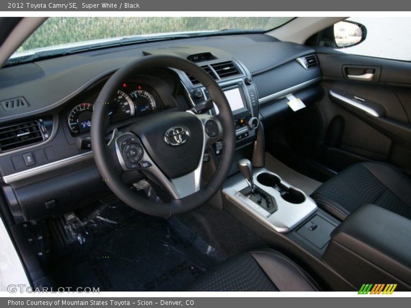 Super White / Black 2012 Toyota Camry SE