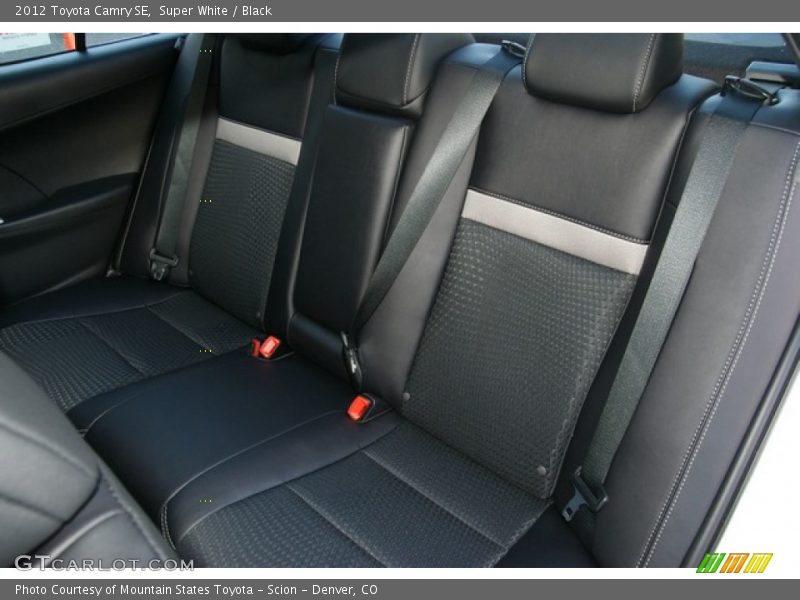 Super White / Black 2012 Toyota Camry SE