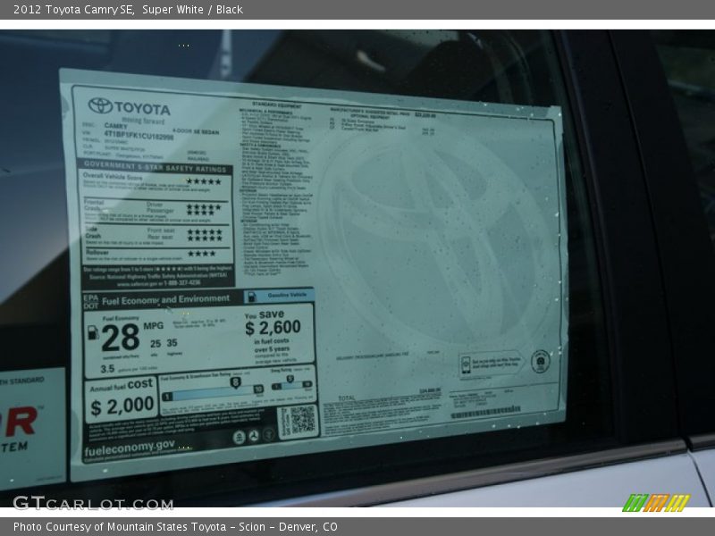 Super White / Black 2012 Toyota Camry SE