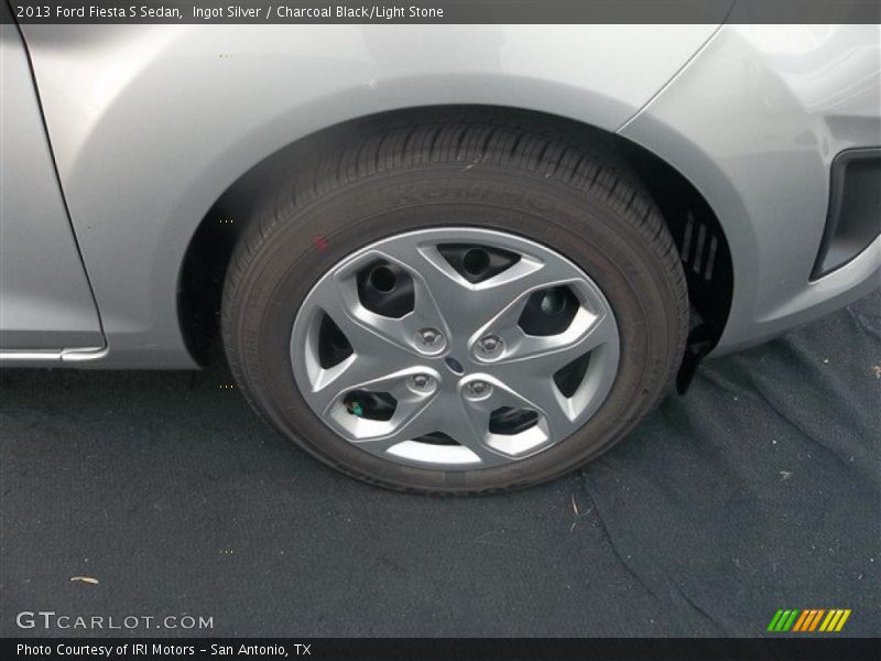 Ingot Silver / Charcoal Black/Light Stone 2013 Ford Fiesta S Sedan