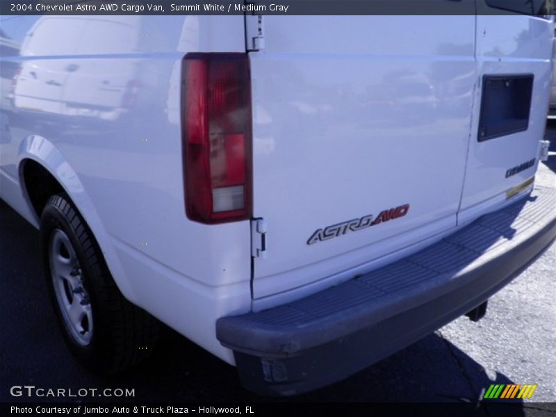 Summit White / Medium Gray 2004 Chevrolet Astro AWD Cargo Van