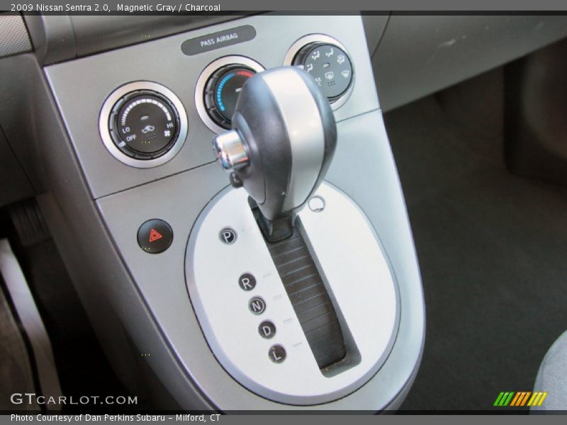 Magnetic Gray / Charcoal 2009 Nissan Sentra 2.0