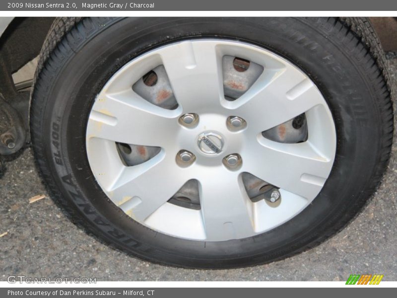 Magnetic Gray / Charcoal 2009 Nissan Sentra 2.0
