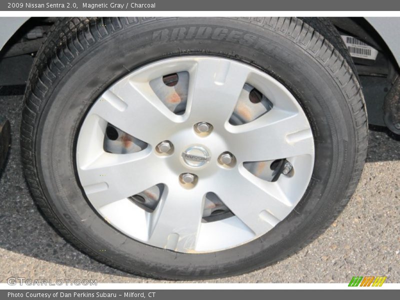 Magnetic Gray / Charcoal 2009 Nissan Sentra 2.0