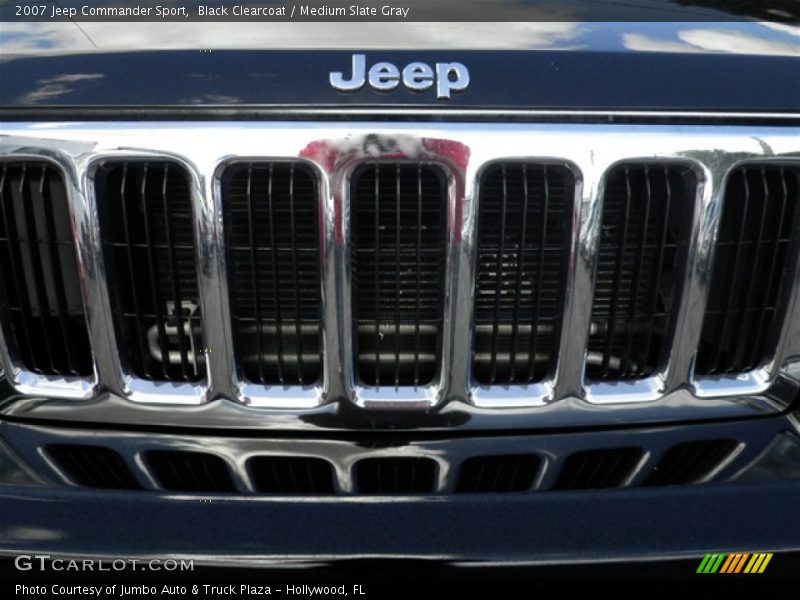 Black Clearcoat / Medium Slate Gray 2007 Jeep Commander Sport