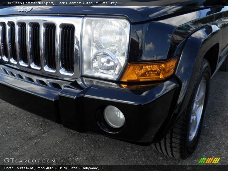 Black Clearcoat / Medium Slate Gray 2007 Jeep Commander Sport