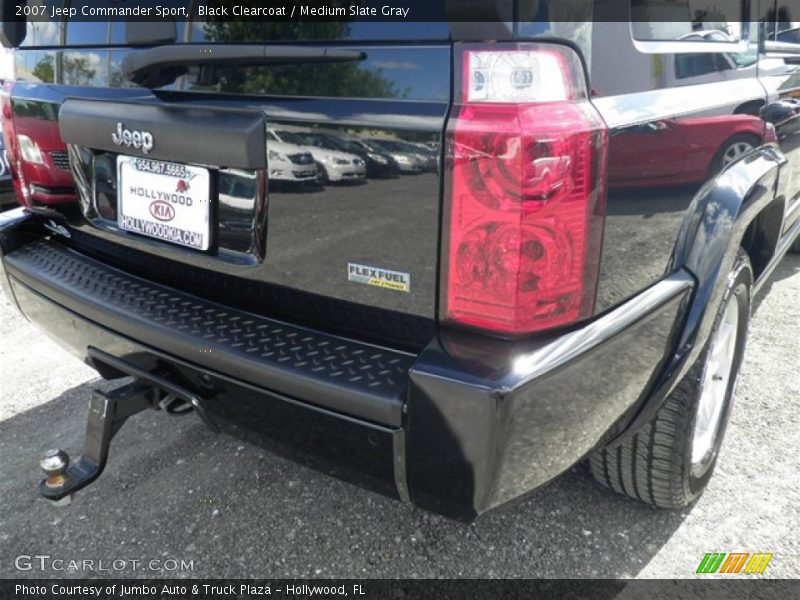 Black Clearcoat / Medium Slate Gray 2007 Jeep Commander Sport