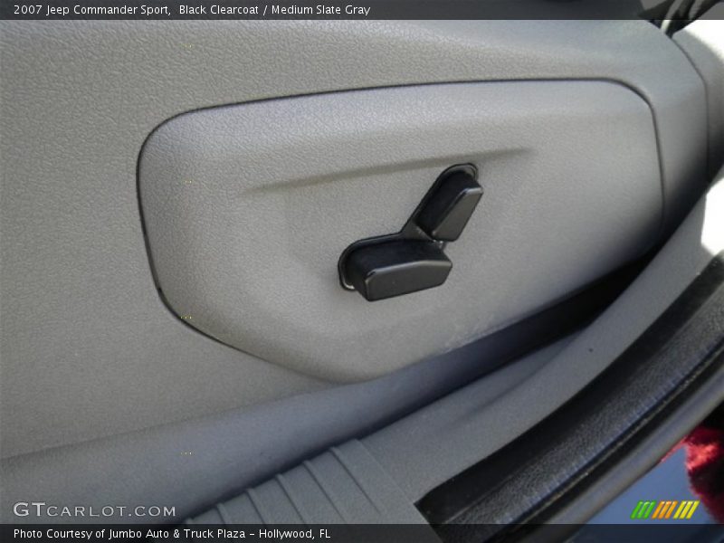 Black Clearcoat / Medium Slate Gray 2007 Jeep Commander Sport